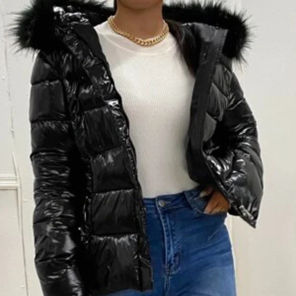 Metallic Black faux fur hood puffer quilted oversized jacket - Picture 2 of 10